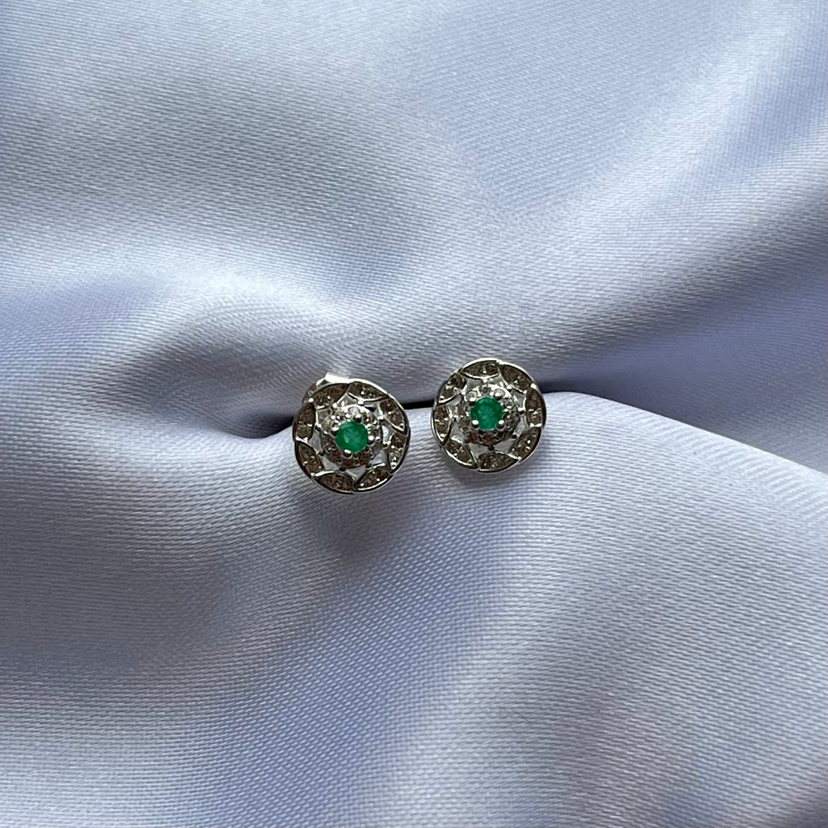 SET DE JOYERÍA EN PLATA LEY 925 CON ESMERALDA NATURAL